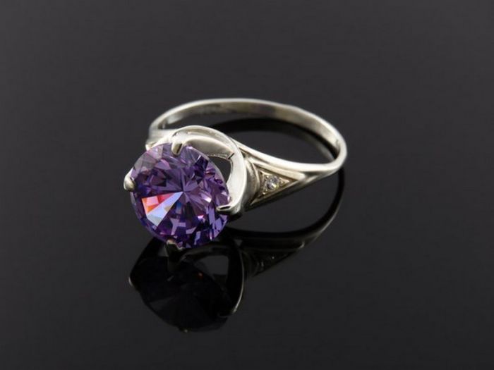 Кольцо из серебра с фианитами - 36