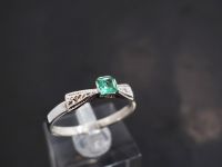 Серебряное кольцо 925 пробы с Уральским изумрудом 0.26 карат 4/3+ - 69