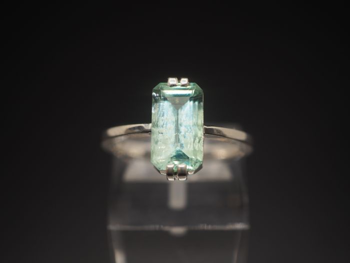 Серебряное кольцо с натуральным изумрудом 1.75 карат - 258