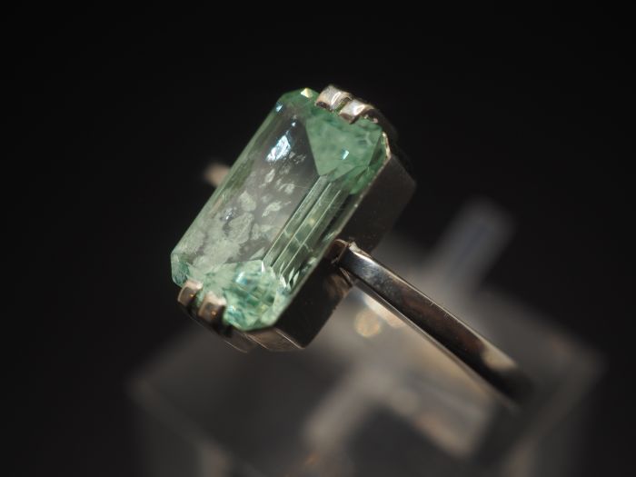 Серебряное кольцо с натуральным изумрудом 1.75 карат - 258