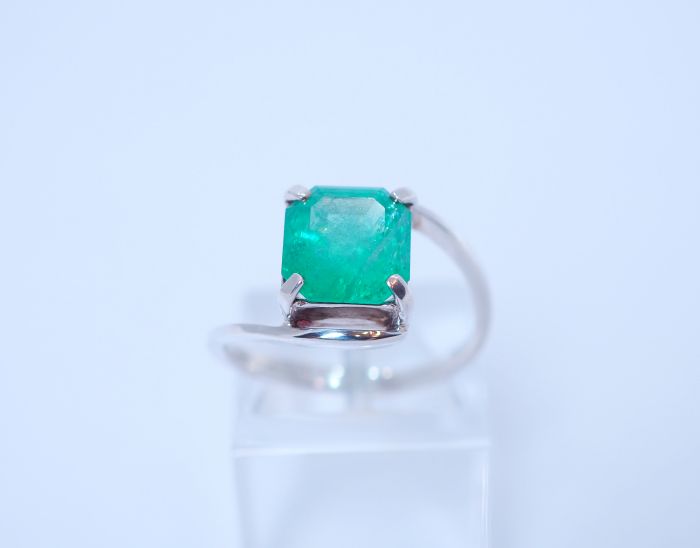 Серебряное кольцо 925 пробы с природным изумрудом 3.10 карат 3/3 - 80