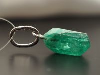 Серебряная подвеска с натуральным изумрудом-691